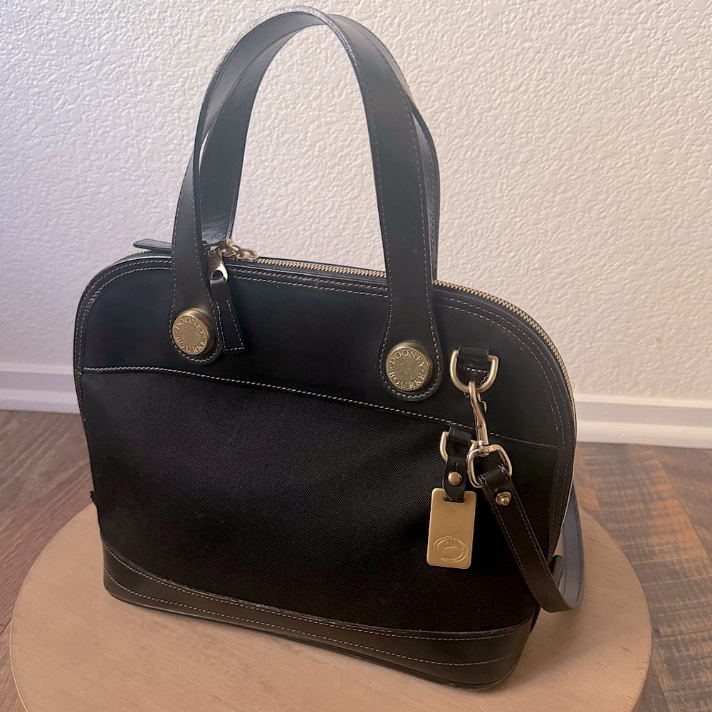 DOONEY & BOURKE | EUC Vintage sip around satchel
